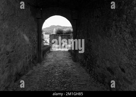 Alter Eintritt in das Schloss Castelo de Vide. Portugal. Stockfoto