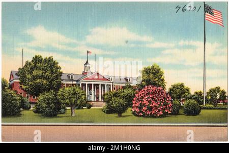 Blick auf Verwaltungsgebäude, Marine Corps Recruit Depot, Parris Island, S.C., Militäreinrichtungen, Tichnor Brothers Collection, Postkarten der Vereinigten Staaten Stockfoto