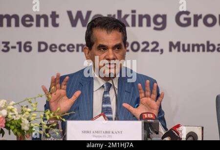 Mumbai, Indien. 12.. Dezember 2022. MUMBAI, INDIEN - DEZEMBER 12: Indiens G-20 Sherpa Amitabh Kant spricht am 12. Dezember 2022 im Jio Centre, BKC, in Mumbai, Indien, auf einer Pressekonferenz. G20 Sherpa Amitabh Kant sagte am Montag, vor der ersten Sitzung der Entwicklungsarbeitsgruppe am 13-16. Dezember in Mumbai, dass Indien der G20-Präsidentschaft Gelegenheit gegeben hat, die Tagesordnung festzulegen, anstatt sich an die von anderen Nationen festgelegten zu halten. (Foto: Satish Bate/Hindustan Times/Sipa USA) Guthaben: SIPA USA/Alamy Live News Stockfoto