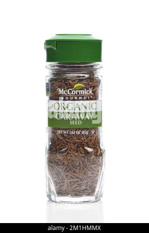 IRVINE, KALIFORNIEN - 12. DEZ. 2022: Eine Flasche McCormick Gourmet Organic Caraway Seeds. Stockfoto
