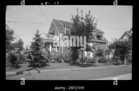 18 Crescent Rd , Houses. Needham Building Kollektion Stockfoto