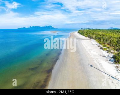 Blick auf die Sandbänke am Yong Ling Beach, hat Yong Ling und hat San in Trang, Thailand Stockfoto