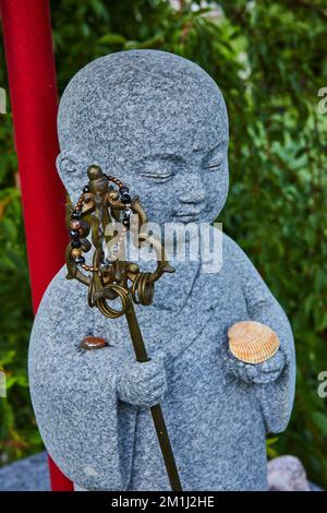 Detail einer Steinstatue am tibetischen mongolischen buddhistischen Schrein Stockfoto