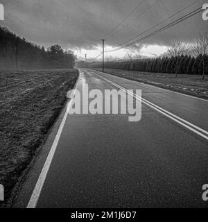 Eine verlassene Straße in Sunderland, Massachusetts Stockfoto