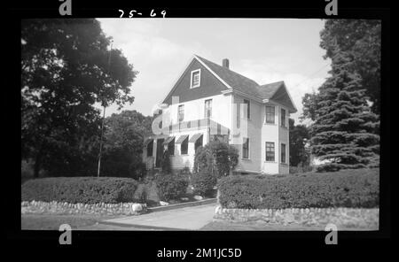 69 Crescent Rd , Houses. Needham Building Kollektion Stockfoto