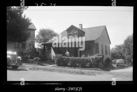 74 Crescent Rd , Houses. Needham Building Kollektion Stockfoto