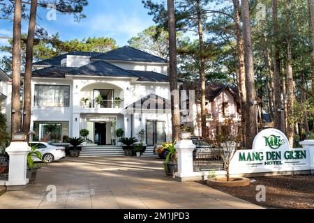 Mang Den Touristenviertel, Kon Plong Bezirk, Kon TUM Provinz, Vietnam - 25. November 2022: Resorthotel in Mang Den Touristenviertel, Kon Plong Bezirk, K Stockfoto