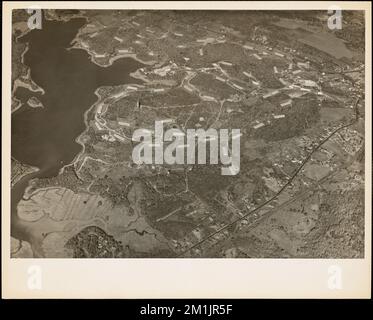 Luftaufnahme des Naval Munition Depot, Magazines Military Buildings, Naval Munition Depot. Fotos des ersten Marinestreifens Stockfoto