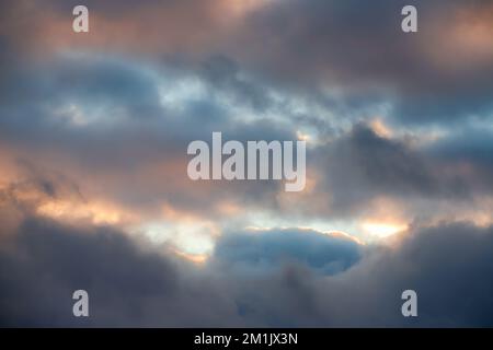 Stimmungsvoller Abendhimmel Textur Himmel zum alten Stockfoto