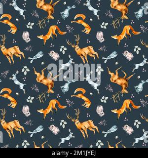 Wildtiere, Hasen, Fuchs, Eule, Hirsch Aquarell nahtlose Muster auf dunkel isoliert. Winter Walddruck, handgezeichnet von Wald. Design für Textil, Winter Stockfoto