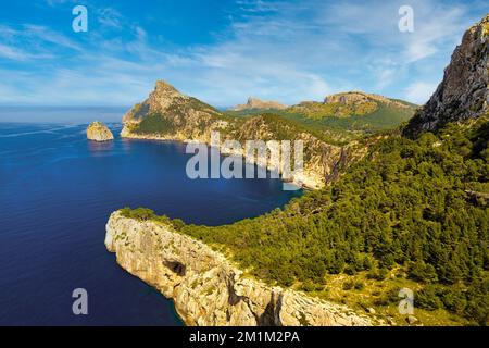 Blick aus der Sicht von Es Colomer die Spitze von Cape Formentor. Mallorca, Balearen, Spanien Stockfoto