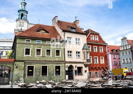 Rekonstruktion des Alten Marktes mit Touristen in Posen Stockfoto