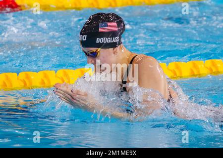 Melbourne, Victoria, Australien. 13.. Dezember 2022. MELBOURNE, AUSTRALIEN - 13. DEZEMBER: Kate DOUGLASS (USA) nimmt am ersten Tag der FINA World Short Course Swimming Championships 2022 im Melbourne Sports and Aquatic Centre am 13. Dezember 2022 in Melbourne, Australien, im Medley-Finale der Frauen 200m Teil (Kreditbild: © Chris Putnam/ZUMA Press Wire) Stockfoto