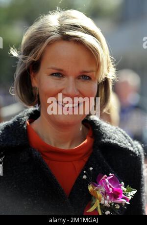 20111024 - PEKING, CHINA: Prinzessin Mathilde von Belgien, gefilmt bei der Eröffnung des Pekinger Epilepsie-Patientenzentrums der Peking Universität erstes Krankenhaus-CAAE-UCB in Peking, am vierten Tag der belgischen Wirtschaftsmission in der Volksrepublik China, Montag, den 24. Oktober 2011. BELGA FOTO ERIC LALMAND Stockfoto