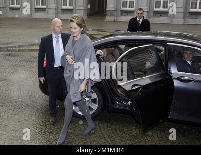 20120130 – BRÜSSEL, BELGIEN: Prinzessin Mathilde von Belgien kommt am Montag, den 30. Januar 2012, zu den diplomatischen Kontakttagen 2012 im Egmont-Palast in Brüssel an. BELGA FOTO NICOLAS MAETERLINCK Stockfoto