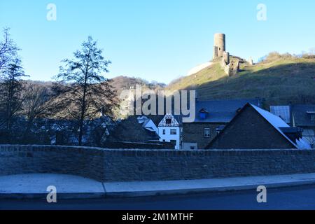 Monreal mit der Löwenburg Stockfoto