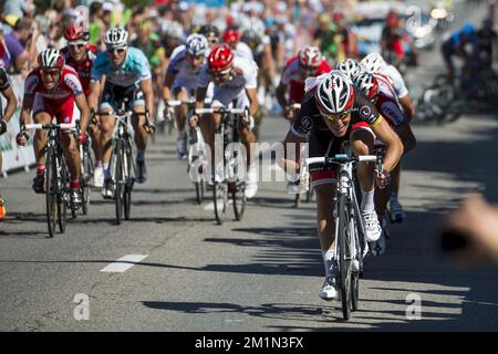 20120723 Uhr - BEAUFAYS, BELGIEN: Italienischer Giacomo Nizzolo von Team Radioshack Nissan Trek springt für das Ende der dritten Etappe des Radrennens Tour De Wallonie, 185,9 km von Marche-en-Famenne nach Beaufays, Montag, 23. Juli 2012. BELGA FOTO NICOLAS LAMBERT Stockfoto