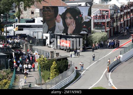 20120901 – BRÜSSEL, BELGIEN: Abbildung zeigt Popstar Nicole Scherzinger, Freundin des britischen Formel-1-Fahrers Lewis Hamilton von McLaren, während des Crashs zu Beginn des belgischen Grand Prix F1 in Spa-Francorchamps, Samstag, den 01. September 2012. BELGA FOTO BRUNO FAHY Stockfoto