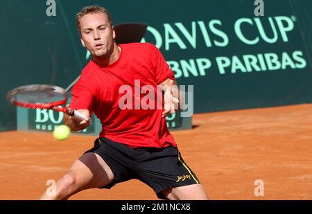 20120912 Uhr – BRÜSSEL, BELGIEN: Belgischer Steve Darcis, abgebildet während eines Trainings des belgischen Davis Cup-Teams im Royal Primerose Tennis Club in Brüssel, Mittwoch, den 12. September 2012. An diesem Wochenende spielen Belgien und Schweden ein Play-off-Spiel für die Weltgruppe. BELGA PHOTO VIRGINIE LEFOUR Stockfoto