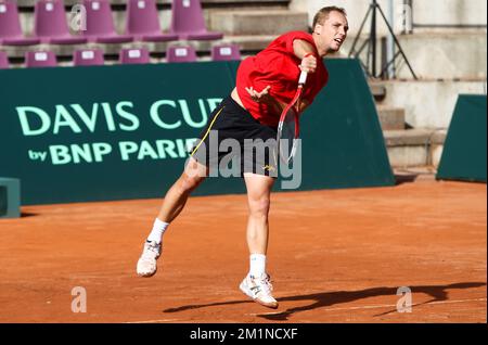 20120912 Uhr – BRÜSSEL, BELGIEN: Belgischer Steve Darcis, abgebildet während eines Trainings des belgischen Davis Cup-Teams im Royal Primerose Tennis Club in Brüssel, Mittwoch, den 12. September 2012. An diesem Wochenende spielen Belgien und Schweden ein Play-off-Spiel für die Weltgruppe. BELGA PHOTO VIRGINIE LEFOUR Stockfoto