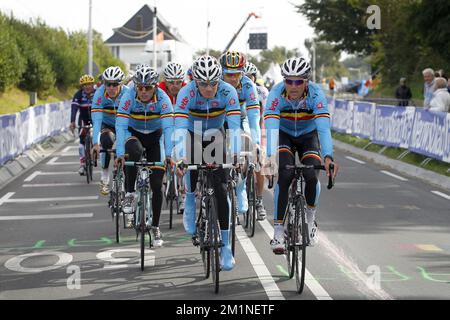 20120920 - VALKENBURG, NIEDERLANDE: Belgischer Bjorn Leukemans von Vacansoleil-DMC, belgischer Jurgen Roelandts von Lotto - Belisol, Der belgische Nationalmeister Tom Boonen vom Team Omega Pharma – Quick Step und der belgische Greg van Avermaet vom BMC Racing Team wurden in einem Training vor dem Road Race bei der UCI Road World Cycling Championships am Donnerstag, den 20. September 2012 in Valkenburg, Niederlande, vorgestellt. BELGA FOTO KRISTOF VAN ACCOM Stockfoto