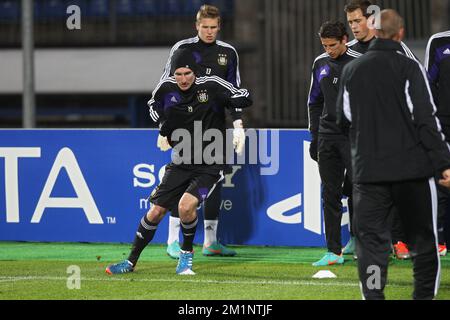 20121023 Uhr – ST. PETERSBURG, RUSSLAND: Anderlecht's Sacha Kljestan, abgebildet während der Trainingseinheit der belgischen Fußballmannschaft RSC Anderlecht in St. Petersburg, Russland, Dienstag, 23. Oktober 2012. Am Mittwoch spielt Anderlecht in Gruppe C des UEFA Champions League-Turniers den FC Zenit Saint Petersburg des russischen Teams. BELGA PHOTO VIRGINIE LEFOUR Stockfoto