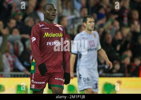 20121110 - WAREGEM, BELGIEN: Die Junior Malanda von Essevee wird nach dem Spiel der Jupiler Pro League zwischen Zulte Waregem und KV Mechelen am Samstag, den 10. November 2012, in Waregem am 15. Tag der belgischen Fußballmeisterschaft abgebildet. BELGA FOTO KURT DESPLENTER Stockfoto