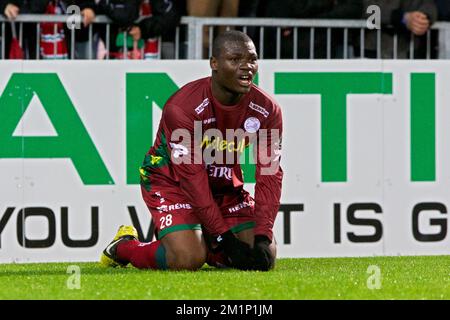 20121110 - WAREGEM, BELGIEN: Die Junior Malanda von Essevee wird nach dem Spiel der Jupiler Pro League zwischen Zulte Waregem und KV Mechelen am Samstag, den 10. November 2012, in Waregem am 15. Tag der belgischen Fußballmeisterschaft abgebildet. BELGA FOTO KURT DESPLENTER Stockfoto