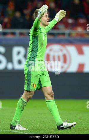 Der belgische Torwart Simon Mignolet reagiert während eines freundschaftlichen Fußballspiels zwischen Rumänien und der belgischen Nationalmannschaft „die roten Teufel“ in Bukarest, Rumänien Stockfoto