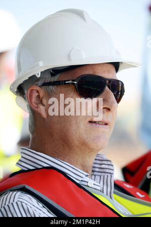 20121120 Uhr - PORT HEDLAND, AUSTRALIEN: Kronprinz Philippe von Belgien, abgebildet auf einer Tour durch Port Hedland mit dem Boot am dritten Tag einer Wirtschaftsmission nach Australien und Neuseeland, Dienstag, den 20. November 2012. BELGA FOTO ERIC LALMAND Stockfoto