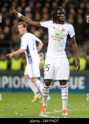 20121121 – BRÜSSEL, BELGIEN: Anderlecht's Dieumerci Mbokani, abgebildet während des Fußballspiels zwischen dem belgischen RSC Anderlecht und dem italienischen AC Mailand am fünften Tag der Gruppe C der Champions League Gruppe C am Mittwoch, den 21. November 2012 in Brüssel. BELGA PHOTO VIRGINIE LEFOUR Stockfoto