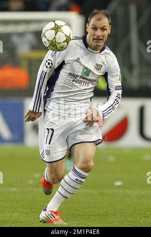 20121121 – BRÜSSEL, BELGIEN: Anderlecht's Milan Jovanovic in Aktion während des Fußballspiels zwischen dem belgischen RSC Anderlecht und dem italienischen AC Milan am fünften Tag der Gruppe C der Champions League Gruppe C am Mittwoch, den 21. November 2012 in Brüssel. BELGA FOTO KRISTOF VAN ACCOM Stockfoto