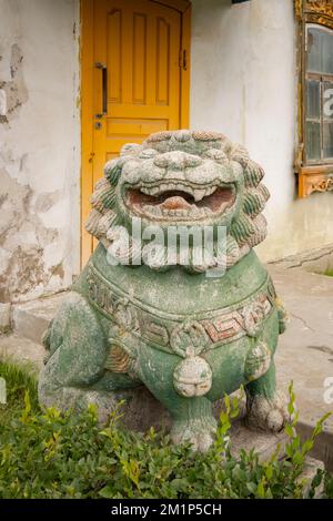 Ulaanbaatar, Mongolei - September 2022 - im Winterpalast von Kaiser Bogd Khan. Spektakuläre Skulptur im Museum der Hauptstadt. Stockfoto