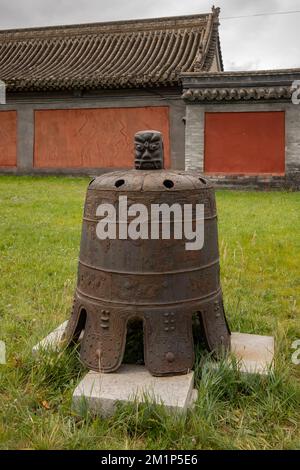 Ulaanbaatar, Mongolei - September 2022 - im Winterpalast von Kaiser Bogd Khan. Spektakuläre Skulptur im Museum der Hauptstadt. Stockfoto
