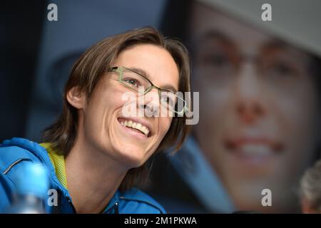 Die belgische Sportlerin Tia Hellebaut wurde am Mittwoch, den 06. März 2013, auf einer Pressekonferenz in Paal fotografiert. Hellebaut kündigte das Ende ihrer sportlichen Laufbahn an. Sie wurde letzte Woche bei den Europameisterschaften in der Halle in Göteborg, Schweden, als 8.. Ausgezeichnet. Stockfoto