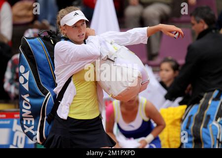 Die dänische Caroline Wozniacki wirkt deprimiert nach einem ersten Spiel der dänischen Caroline Wozniacki und der chinesischen Jie Zheng auf der WTA Brussels Open Tennisveranstaltung am Mittwoch, den 22. Mai 2013 in Brüssel. BELGA PHOTO VIRGINIE LEFOUR Stockfoto