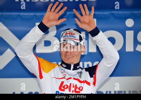 20130525 Uhr - LACS DE L'EAU D'HEURE, BELGIEN: Deutscher Andre Greipel von Lotto - Belisol feiert auf dem Podium nach der vierten Etappe des Radrennen der Belgium Tour, 164,3km km von und nach Lacs de l'Eau d'Heure, Samstag, 25. Mai 2013. BELGA FOTO DAVID STOCKMAN Stockfoto