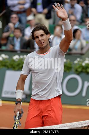 20130527 – PARIS, FRANKREICH: Rafael Nadal aus Spanien feiert während des Spiels zwischen Rafael Nadal aus Spanien und Daniel Brands aus Deutschland in der ersten Runde des Roland Garros 2013-Turniers, das am Montag, den 27. Mai 2013 im Roland Garros-Stadion in Paris stattfindet. Das Tennisturnier Roland Garros Grand Slam findet vom 21. Mai bis 09. Juni 2013 statt. BELGA FOTO ERIC LALMAND Stockfoto