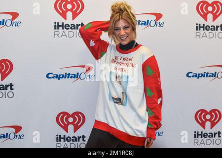 Philadelphia, USA. 12.. Dezember 2022. JAX kommt am 12. Dezember 2022 auf dem roten Teppich beim iHeartRadio Jingle Ball Q102 an, der von Capital One im Wells Fargo Center in Philadelphia, Pennsylvania, präsentiert wird. (Foto: Kyle Mazza/Sipa USA) Guthaben: SIPA USA/Alamy Live News Stockfoto