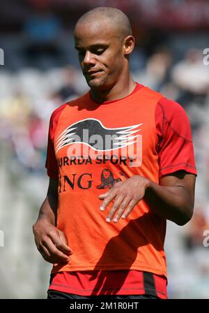 Vincent Kompany aus Belgien wurde am Fantag der Fußballnationalmannschaft Red Devils Belgium am Sonntag, den 02. Juni 2013 im Koning-Boudewijn-Stadion – Stade ROI Baudouin in Brüssel fotografiert. BELGA PHOTO VIRGINIE LEFOUR Stockfoto