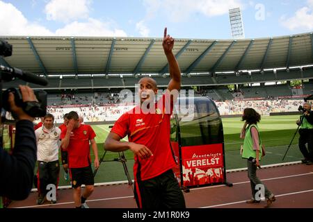 Vincent Kompany aus Belgien wurde am Fantag der Fußballnationalmannschaft Red Devils Belgium am Sonntag, den 02. Juni 2013 im Koning-Boudewijn-Stadion – Stade ROI Baudouin in Brüssel fotografiert. BELGA PHOTO VIRGINIE LEFOUR Stockfoto