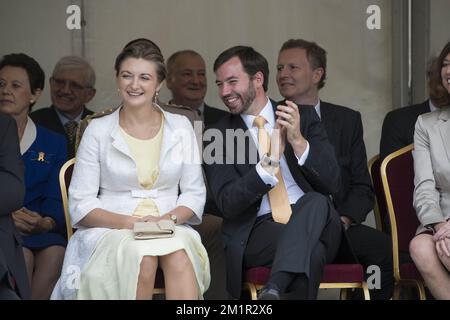 Prinzessin Stephanie von Luxemburg und Prinz Guillaume, der Erbgroßherzog von Luxemburg, bei einem Besuch des luxemburgischen Königspaares in Esch-sur-Alzette am Samstag, den 22. Juni 2013 anlässlich des Luxemburger Nationalfeiertags am 23. Juni. Stockfoto