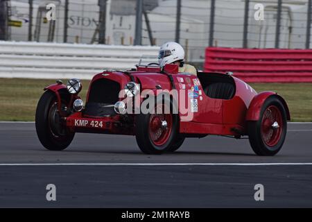 Richard Lake, Aston Martin Speed Model, MRL Pre-war Sports Cars „BRDC 500“, ein 40-minütiges Rennen mit der Option eines zweiten Fahrers in einem 40-minütigen Rennen Stockfoto