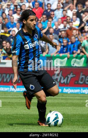 Lior Refaelov des Clubs kämpft um den Ball während des Jupiler Pro League-Spiels zwischen dem Club Brügge KV und KAA Gent, Sonntag, den 25. August 2013, in Brügge, am 5. Tag der belgischen Fußballmeisterschaft. Stockfoto