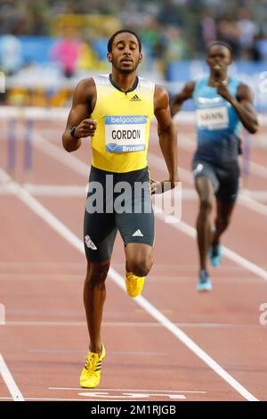 Jehue Gordon von Trinidad feiert, wie er die Ziellinie überquert und das 400m-km-Hürdenspiel für Männer beim Memorial Van Damme Athletics Meeting, der letzten Etappe der IAAF Diamond League, im King Baudouin Stadion (Boudewijnstadion/Stade ROI Baudouin) am Freitag, den 06. September 2013 in Brüssel gewinnt. BELGA FOTO BRUNO FAHY Stockfoto