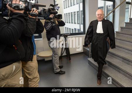 Rechtsanwalt Alain Berenboom, der König Albert II. Verteidigt, der als Doppelfall von Delphine Boel dargestellt wird, um die Vaterschaft ihres Vaters Jacques Boel anzufechten und die Anerkennung der Vaterschaft von König Albert II. Zu beantragen, ist im Brüsseler Strafgericht erster Instanz vorgesehen. Montag, 09. September 2013, in Brüssel. Boel will beweisen, dass sie Albert II's biologische Tochter ist. BELGA FOTO DIRK WAEM Stockfoto