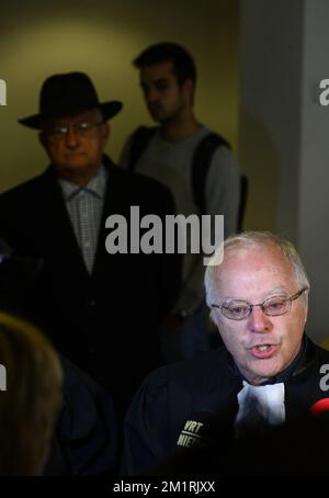 Rechtsanwalt Alain Berenboom, der König Albert II. Verteidigt, der während des Doppelfalls von Delphine Boel fotografiert wurde, um die Vaterschaft ihres Vaters Jacques Boel anzufechten und die Anerkennung der Vaterschaft von König Albert II. Zu beantragen, am Montag, den 09. September 2013, vor dem Brüsseler Strafgericht erster Instanz; In Brüssel. Boel will beweisen, dass sie Albert II's biologische Tochter ist. BELGA FOTO DIRK WAEM Stockfoto