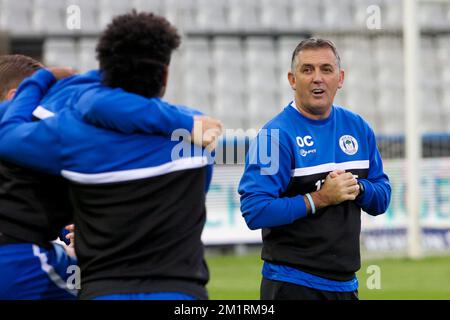 Der Cheftrainer von Wigan, Owen Coyle, wurde während eines Trainings des englischen Junges Wigan Athletic F.C. im Brügge-Stadion am Mittwoch, den 18. September 2013, fotografiert. Am Donnerstag spielt Wigan am ersten Tag der Gruppenphase des Europa-League-Turniers gegen Zulte Waregem in der Gruppe D. BELGA FOTO KURT DESPLENTER Stockfoto