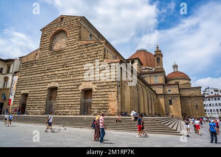 Basilika San Lorenzo auf der Piazza di San Lorenzo in Florenz, Toskana, Italien Stockfoto