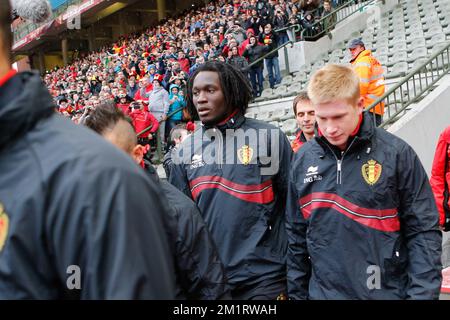 20131013 – BRÜSSEL, BELGIEN: Belgischer Romelu Lukaku und belgischer Kevin De Bruyne, abgebildet zu Beginn eines Trainings der belgischen Fußballnationalmannschaft Red Devils am Sonntag, den 13. Oktober 2013 in Neerpede, Brüssel. Die Red Devils gewannen ihr Qualifikationsspiel in Kroatien für die FIFA-Weltmeisterschaft 2014 am 11.. Oktober und sind sich nun sicher, dass sie nach Brasilien gehen werden. BELGA FOTO BRUNO FAHY Stockfoto